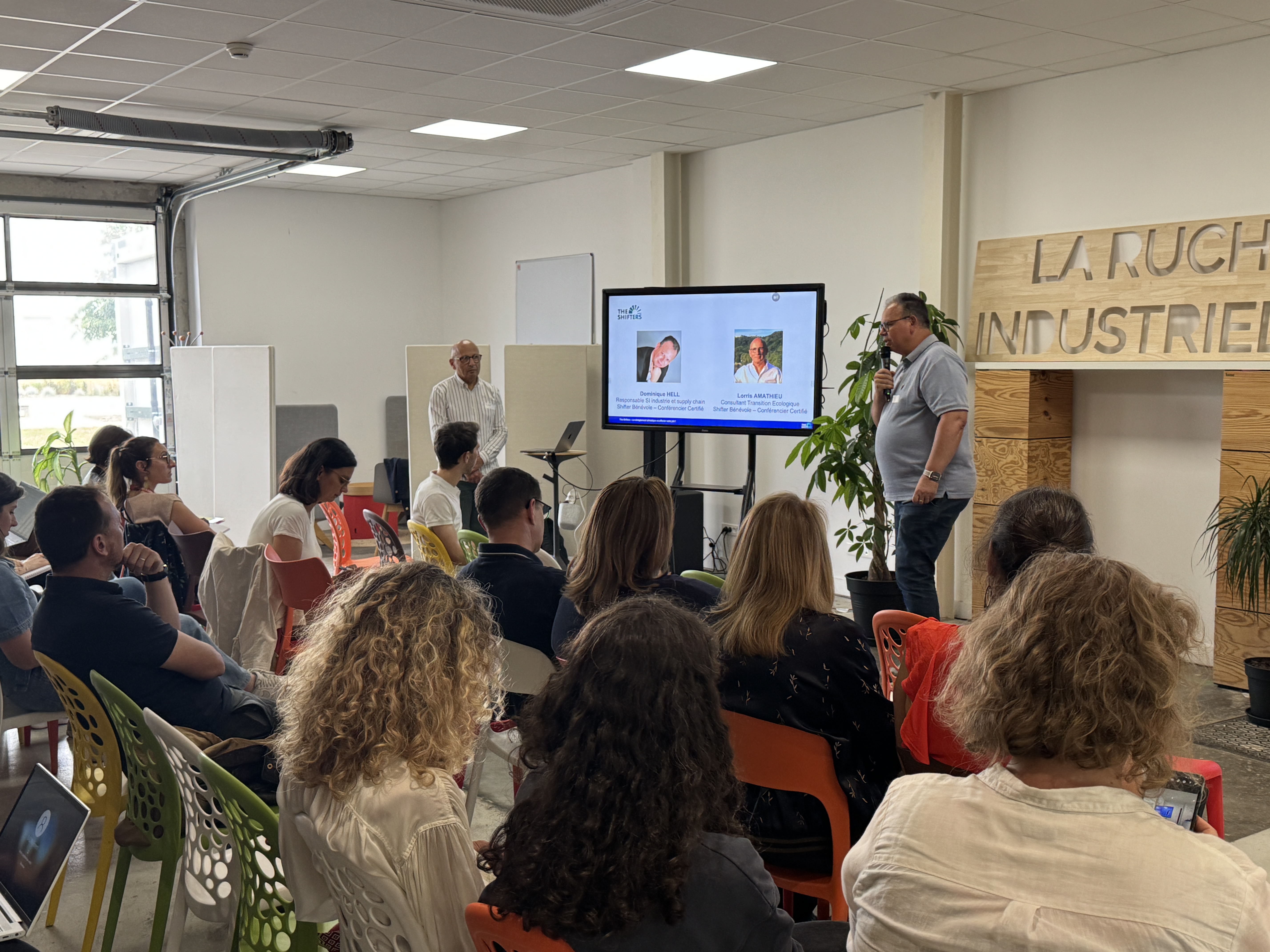 Première conférence "secouage de neurones"